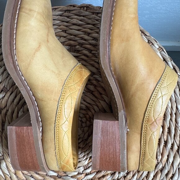 NEW-Frye Campus Western Mule Slides Banana Yellow Women's 8.5M - Picture 11 of 12